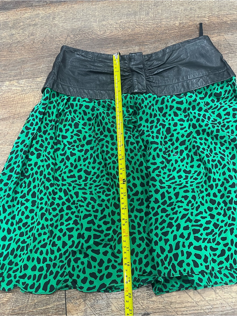 Bellino Paris Vintage 80s Silk Animal Print Skirt Leather Waist Size 10 - Picture 6 of 8
